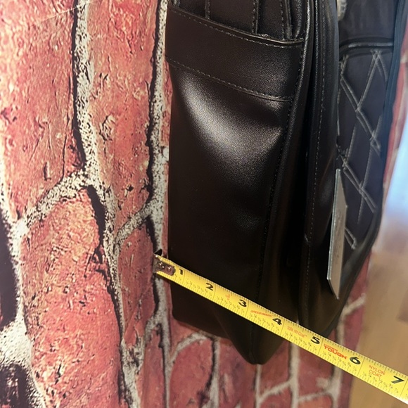 Skooba Design Harmony Satchel for iPad/Netbook (Black) new with tags - Picture 9 of 16